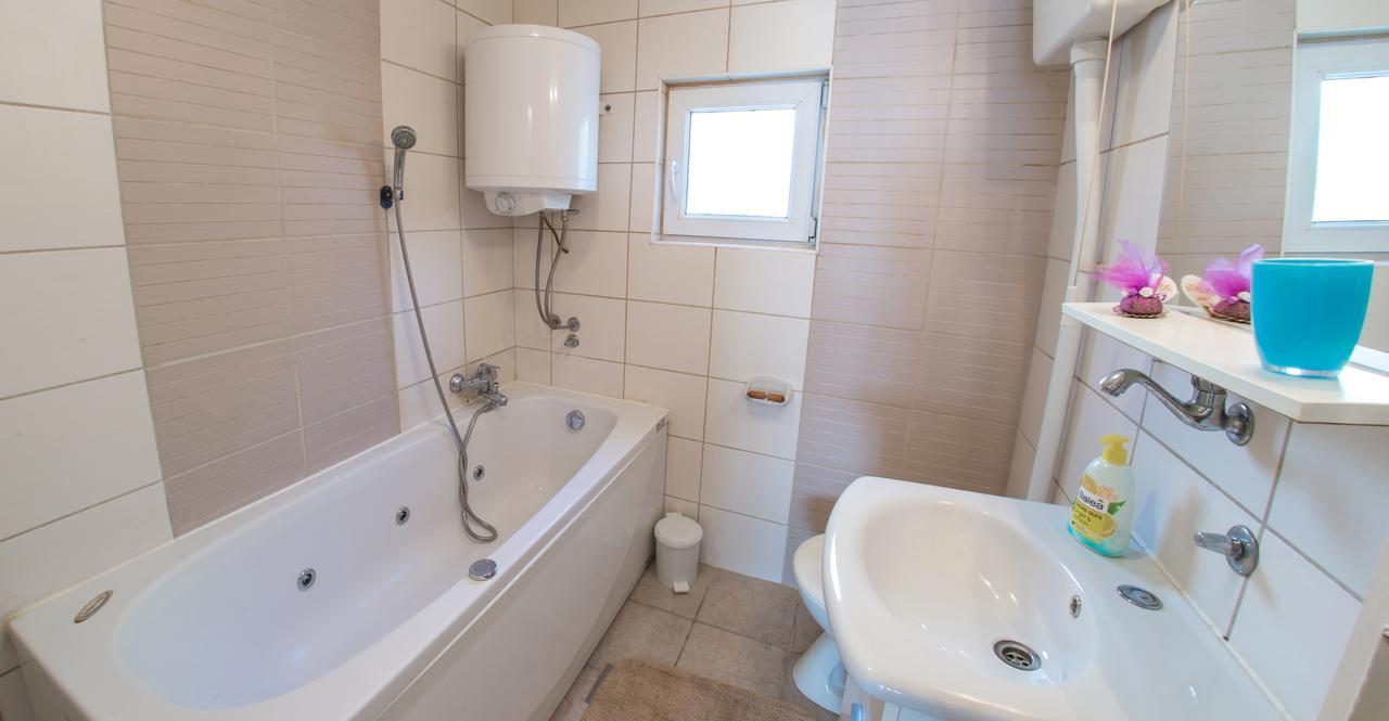 Apartment Tiger Lily Мостар Экстерьер фото